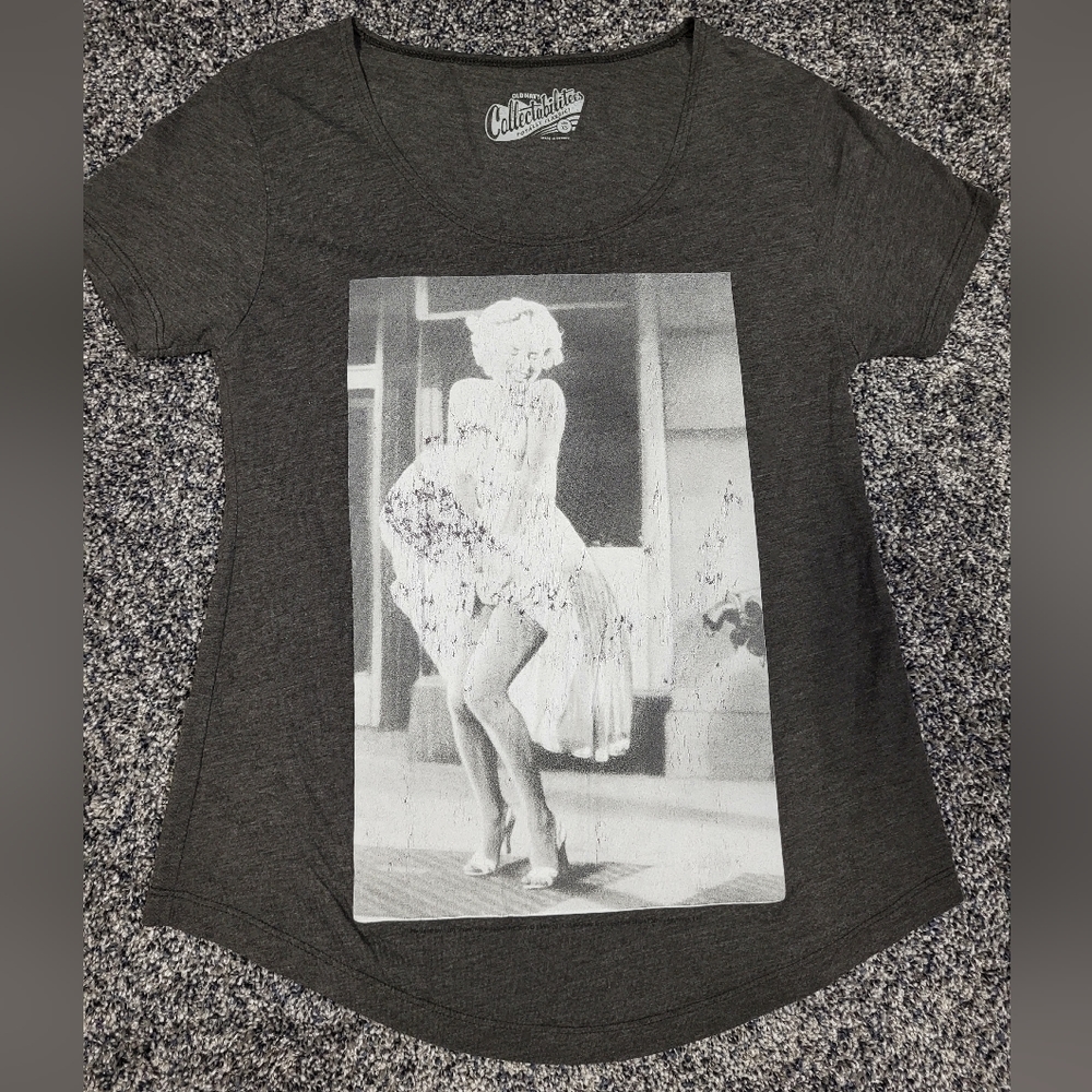 Marilyn Monroe Old Navy Collectabilitees XS graphic tee